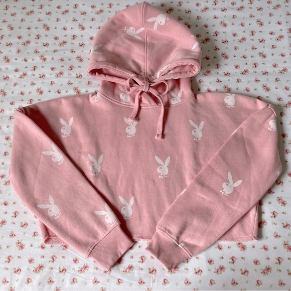MISSGUIDED - PLAYBOY - Cropped Pink & White Hoodie - Picture 3 of 9